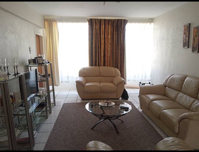 2 BEDROOM SECTIONAL TITLE FOR SALE IN PARKDENE